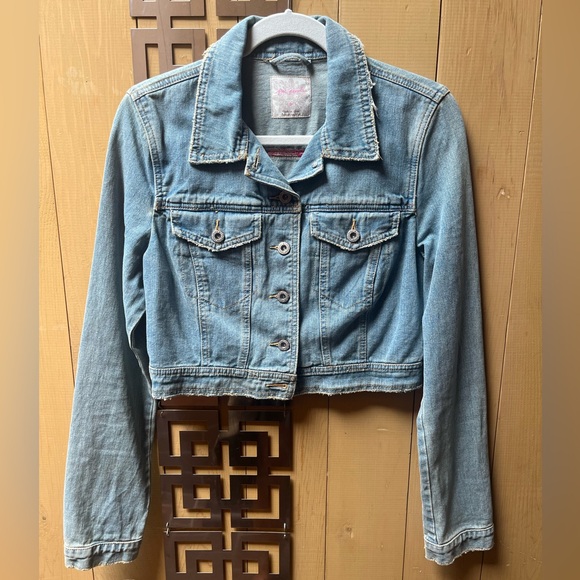 Free People Jackets & Blazers - Free People cropped denim jacket.